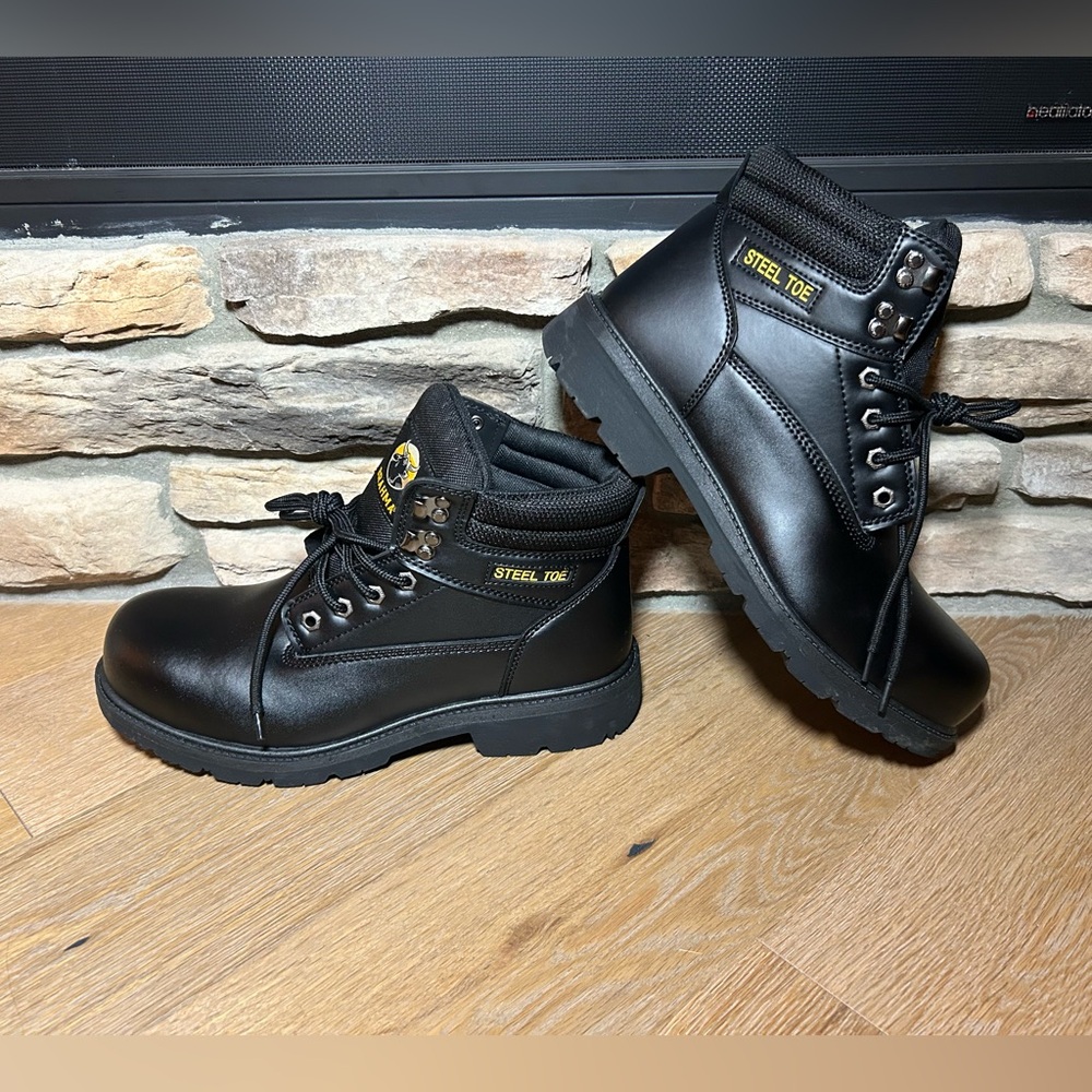 Men’s 12W steel toe boots